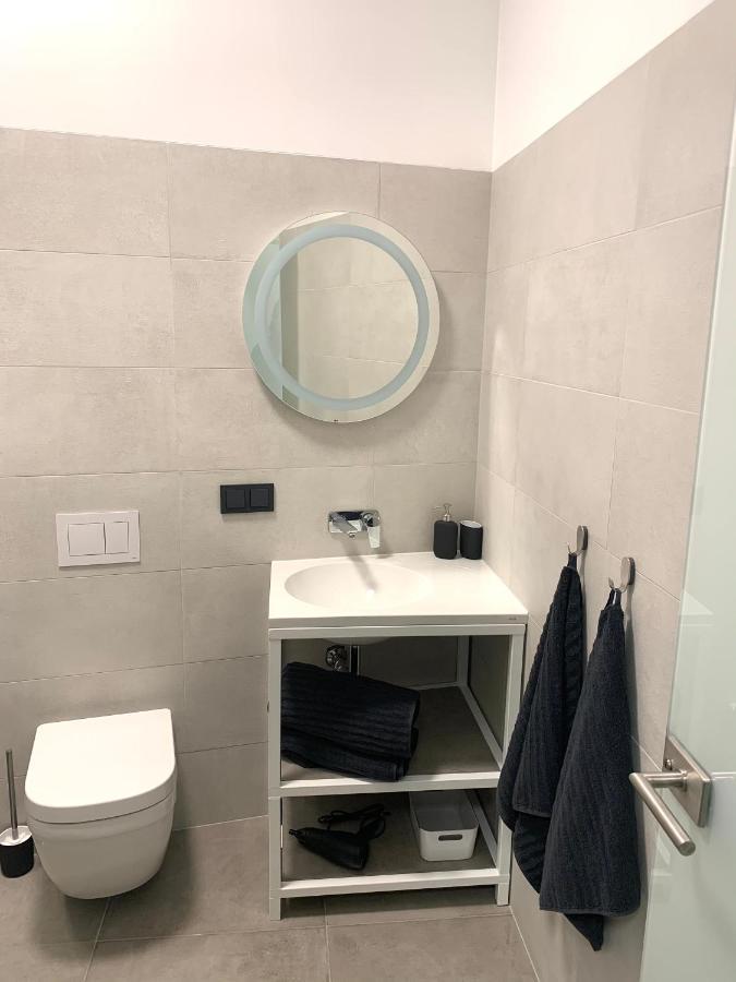 Stylish New Apartment In Riga Old Town - City Centre, Self Check-In, Walkable To Major Attractions Exteriör bild